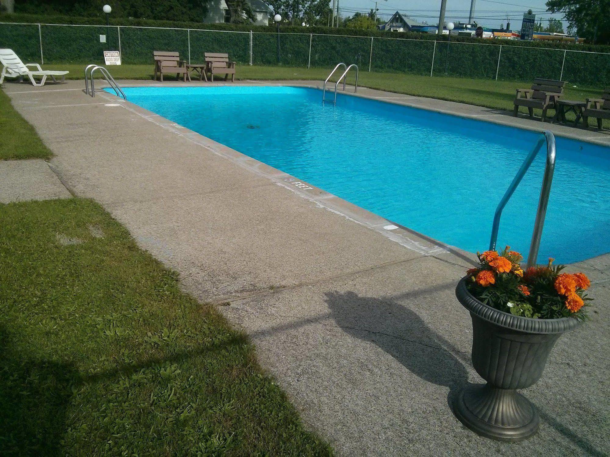 Port Motel Port Colborne Exterior photo